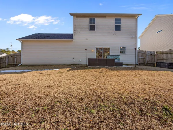 $305,000 | 312 Holbrook Lane, Hubert, NC 28539