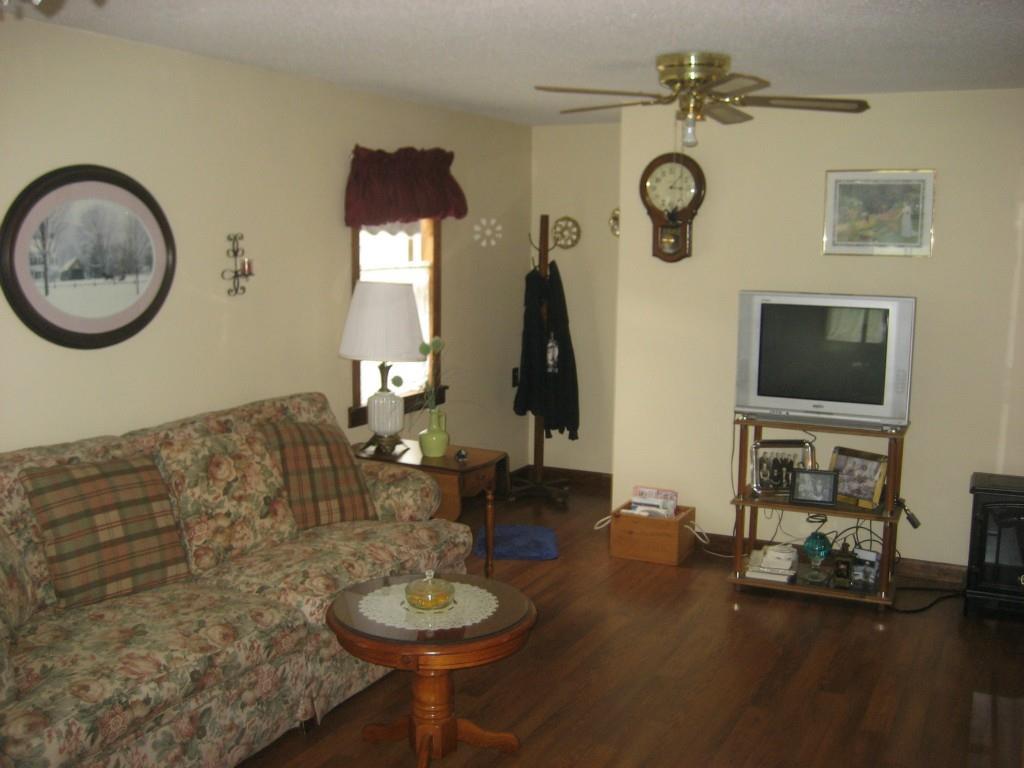 64 Fish Street Thomaston, ME 04861 - Photo 20 of 31 Living room