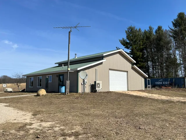 $515,000 | 264 South 152nd Avenue, Unit 40 ACRES & CABIN, Shelby, MI 49455