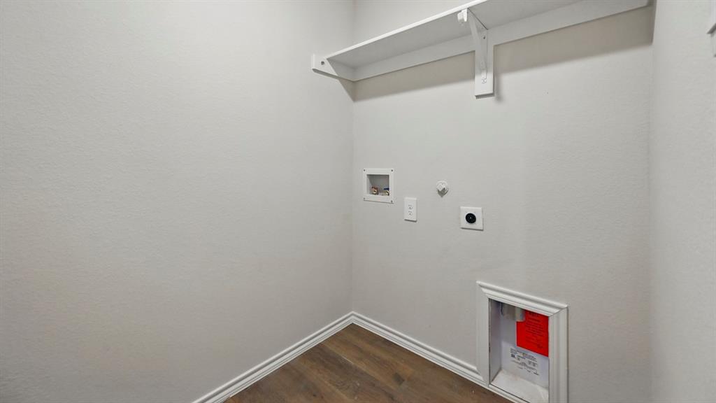 511 Lantana Road Princeton, TX 75407 - Photo 27 of 35 a view of a small room