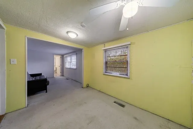 a view of livingroom with furniture