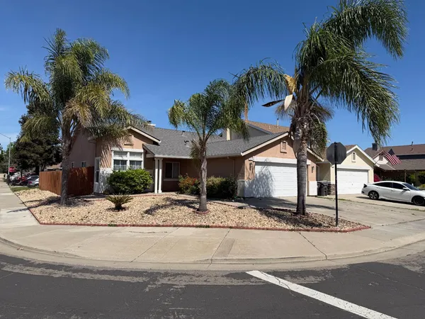 $489,999 | 221 Shadywood Avenue, Lathrop, CA 95330