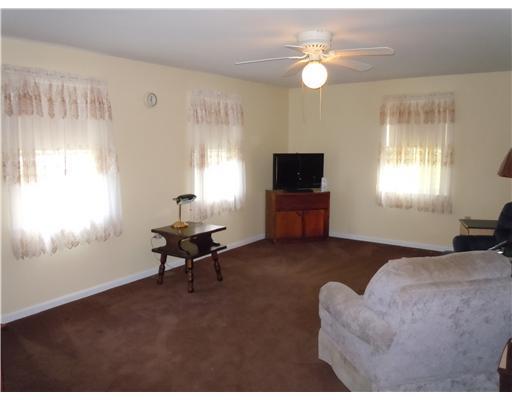 318 Old Bath Road Wiscasset, ME 04578 - Photo 5 of 12 Living Room.