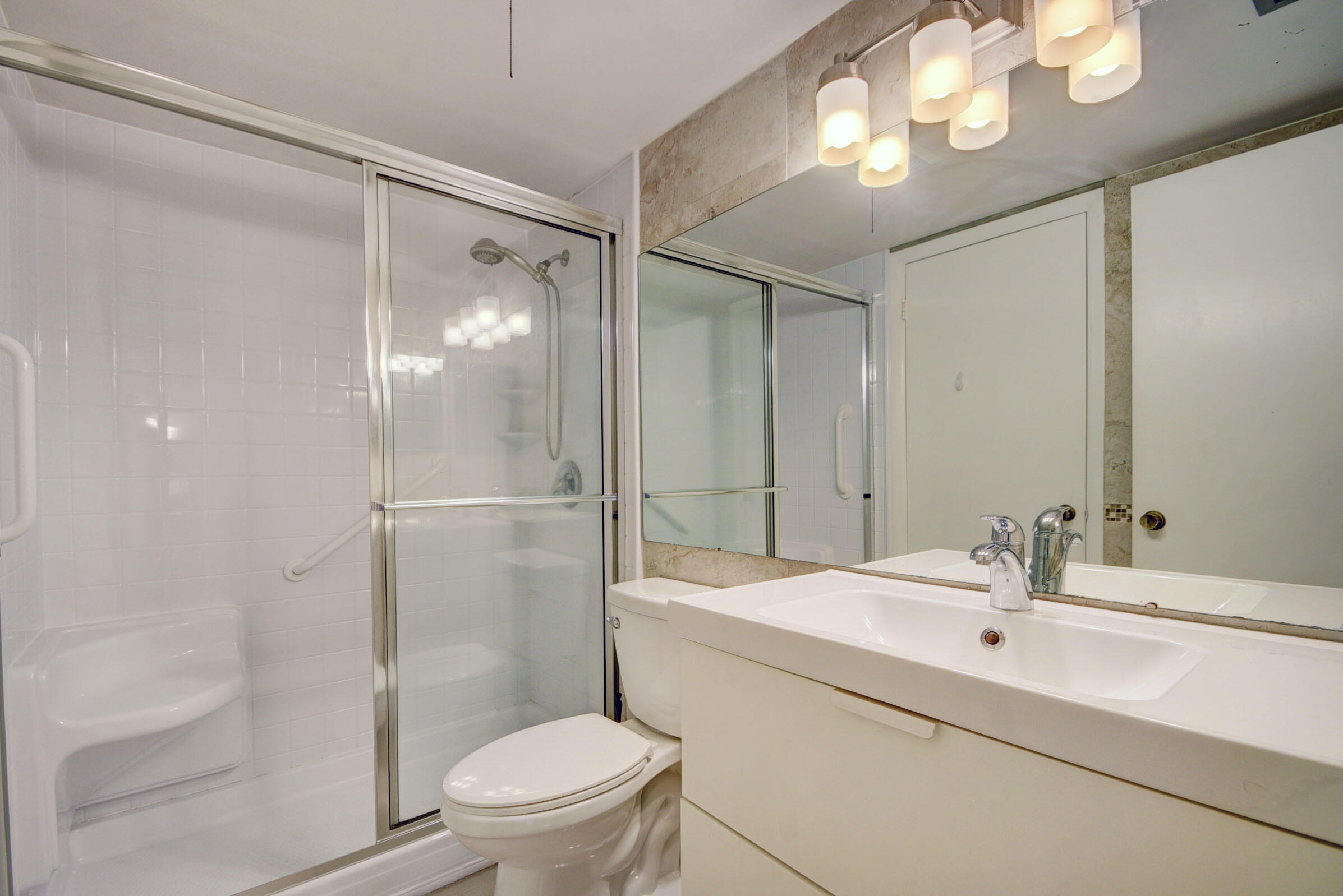 304 Pine Ridge Circle, Unit C2 Greenacres, FL 33463 - Photo 19 of 34 17_apartment (17)