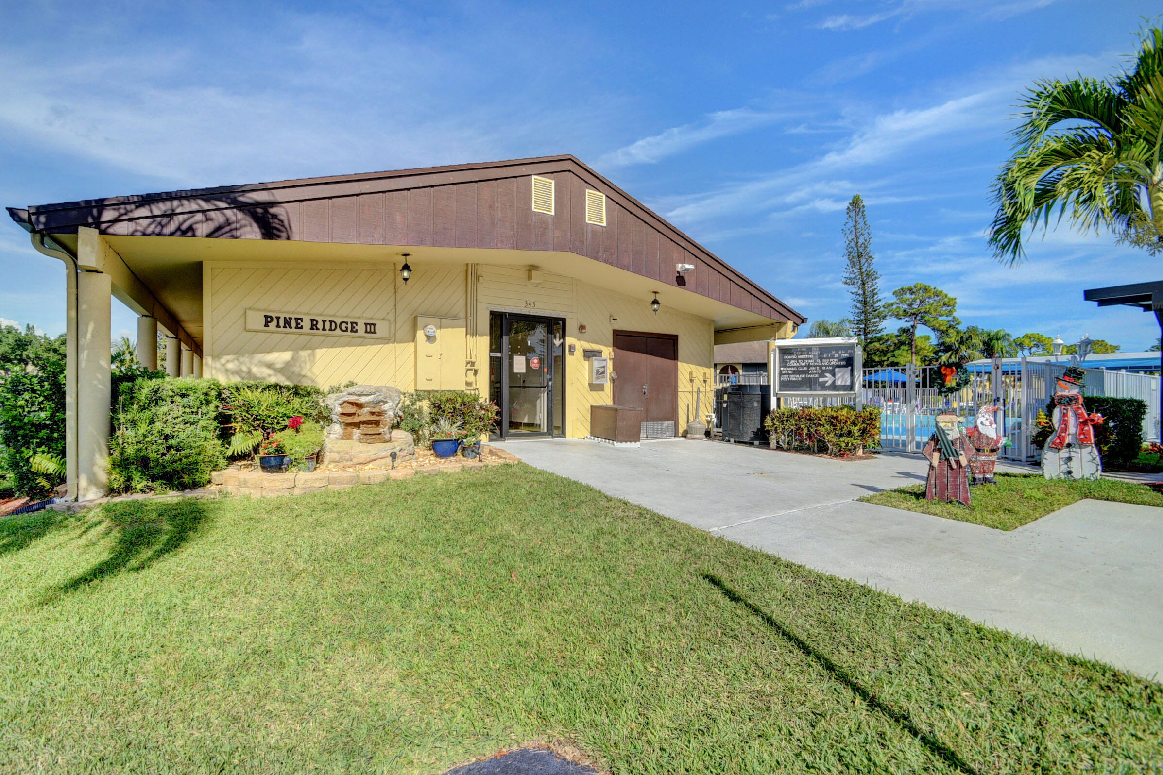 304 Pine Ridge Circle, Unit C2 Greenacres, FL 33463 - Photo 25 of 34 25_pine ridge 3 (2)