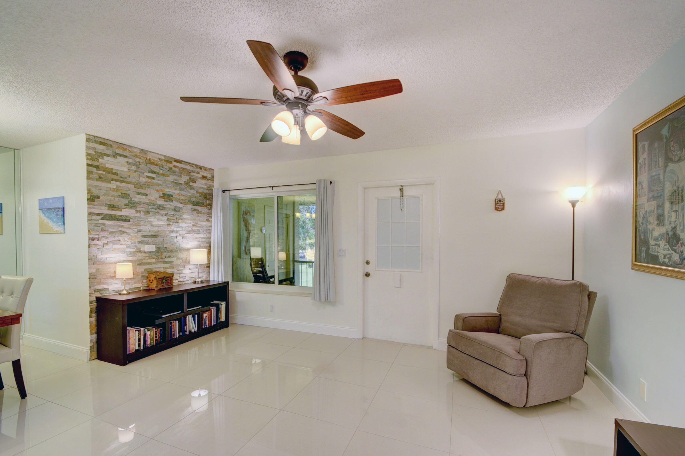 304 Pine Ridge Circle, Unit C2 Greenacres, FL 33463 - Photo 8 of 34 06_apartment (6)