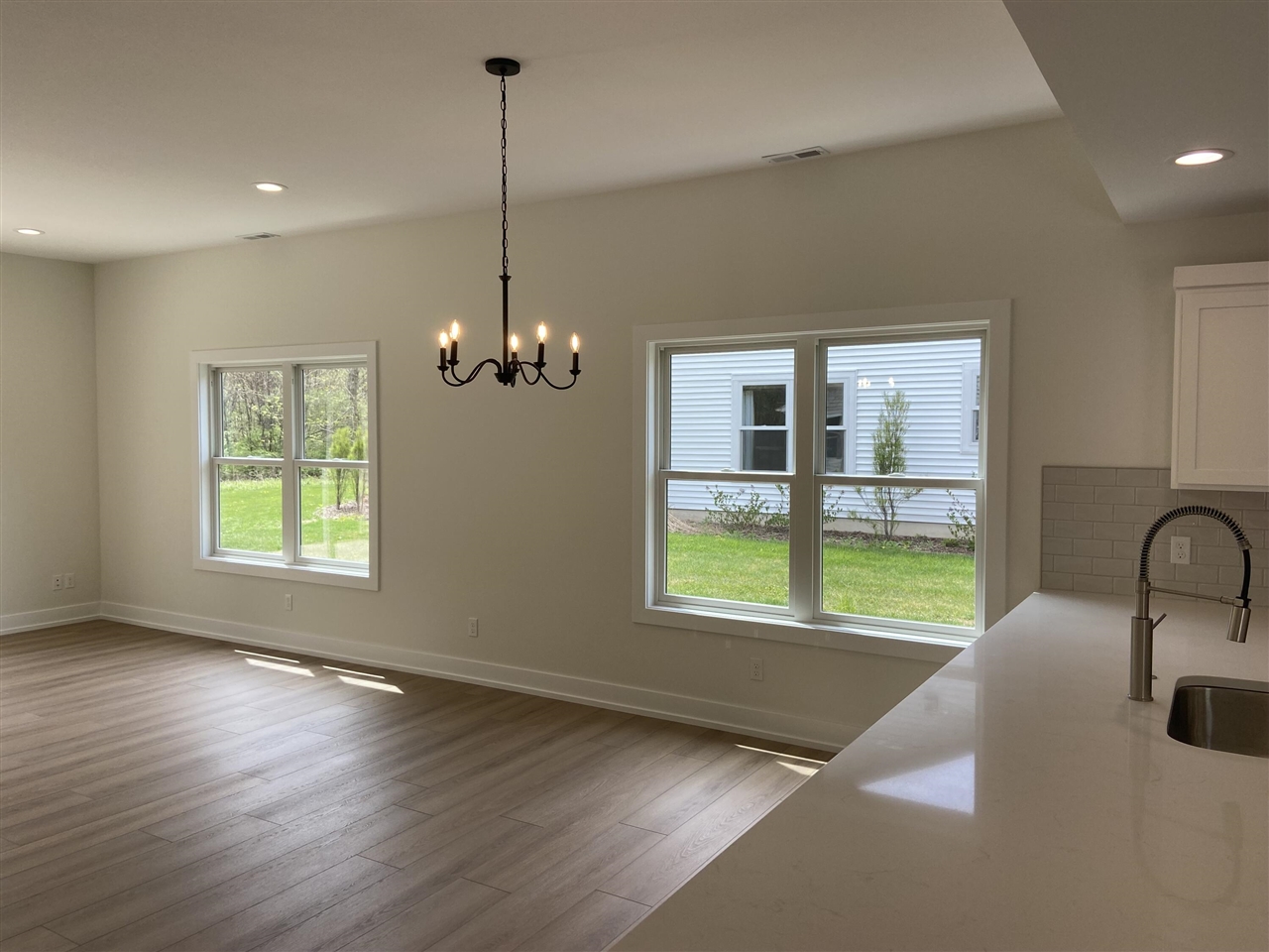 728 Violet Way St. Joseph, MI 49085 - Photo 8 of 24