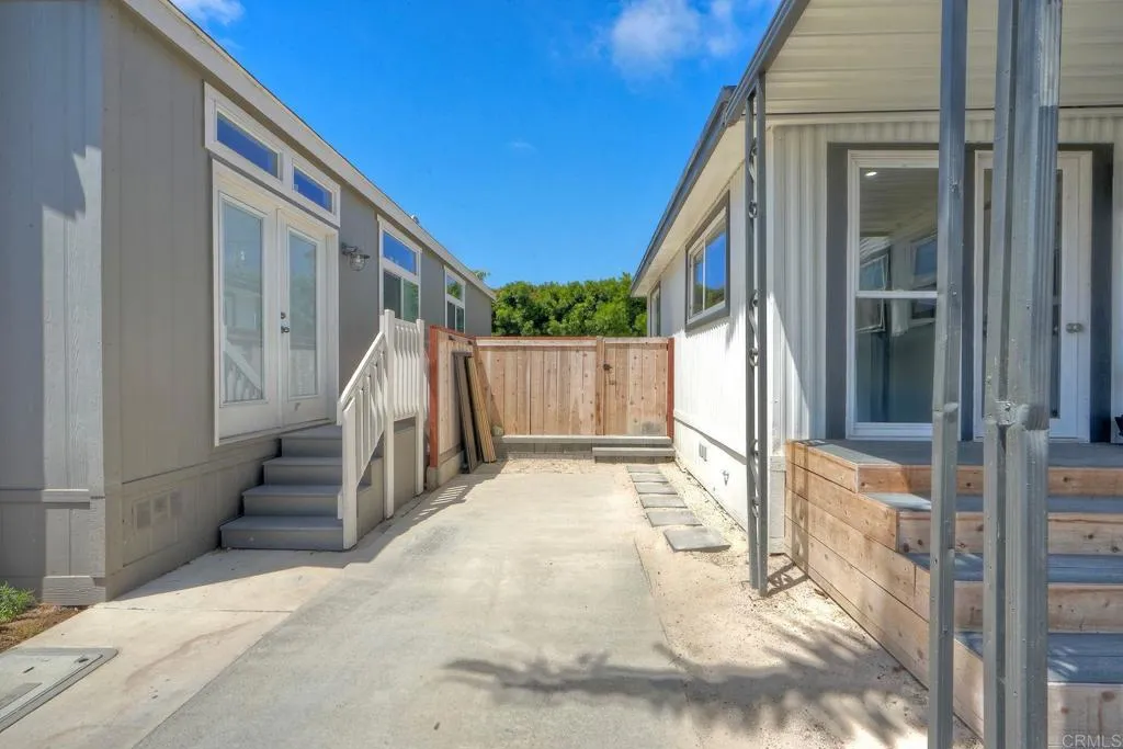 699 North Vulcan Avenue, Unit 6 Encinitas, CA 92024 - Photo 22 of 27