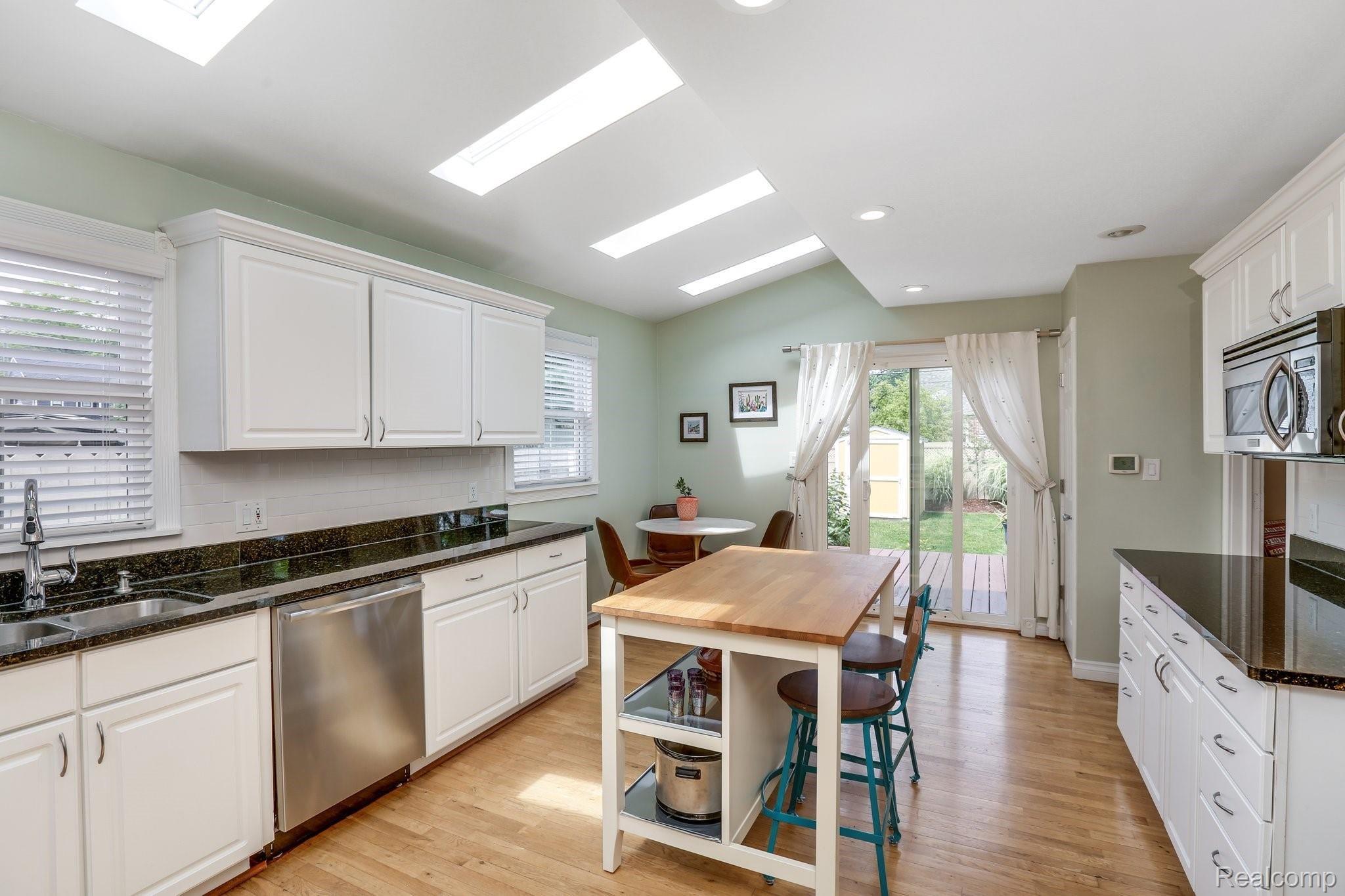 1440 Dorothea Road Berkley, MI 48072 - Photo 10 of 30 1440+Dorothea+Rd+Berkley-24-web.jpg
