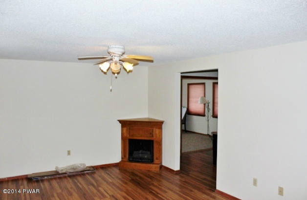 1232 Brookfield Road Lake Ariel, PA 18436 - Photo 8 of 25 Living Room
