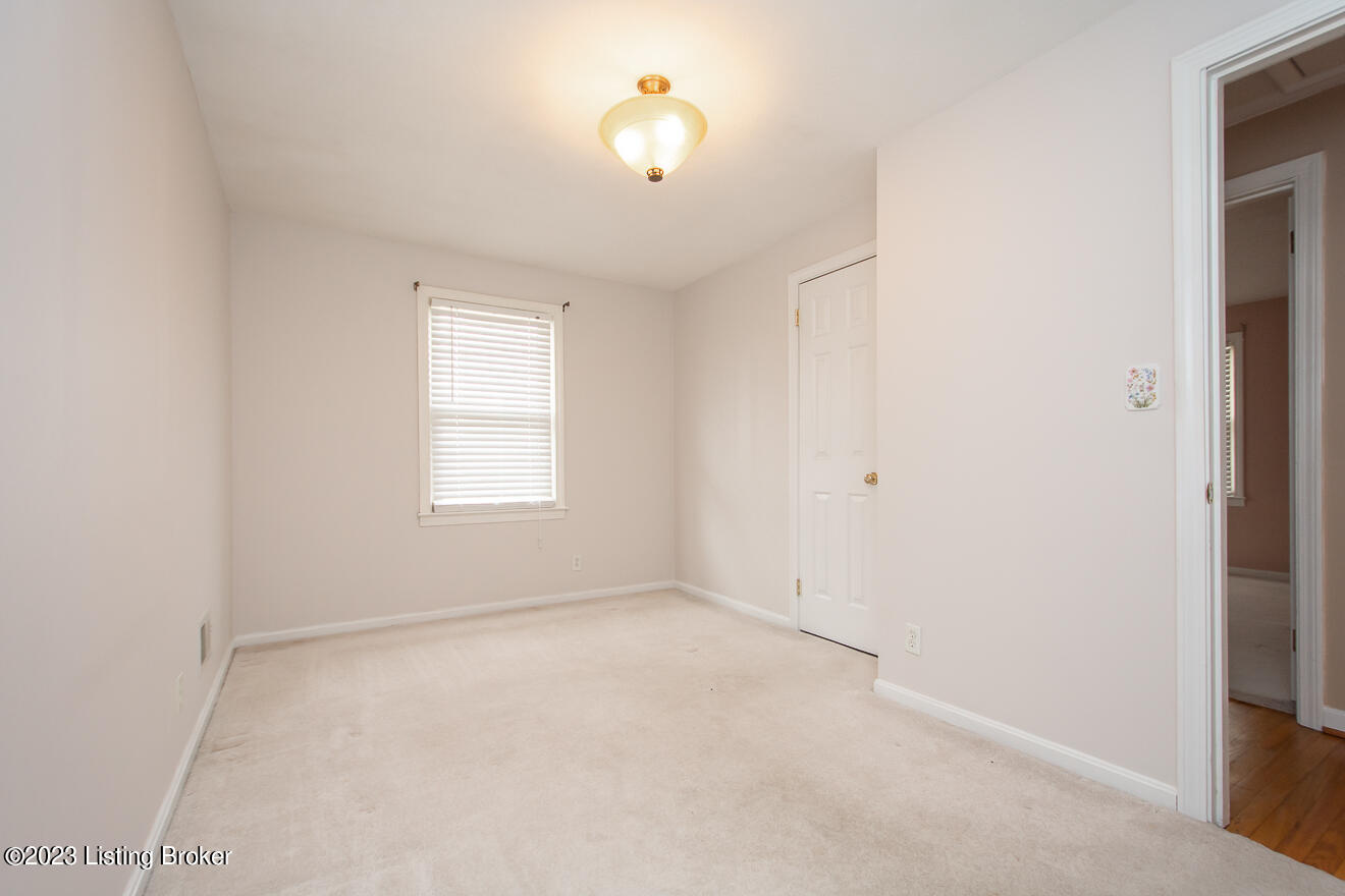 6702 Delton Road Louisville, KY 40258 - Photo 34 of 46 Delton-32