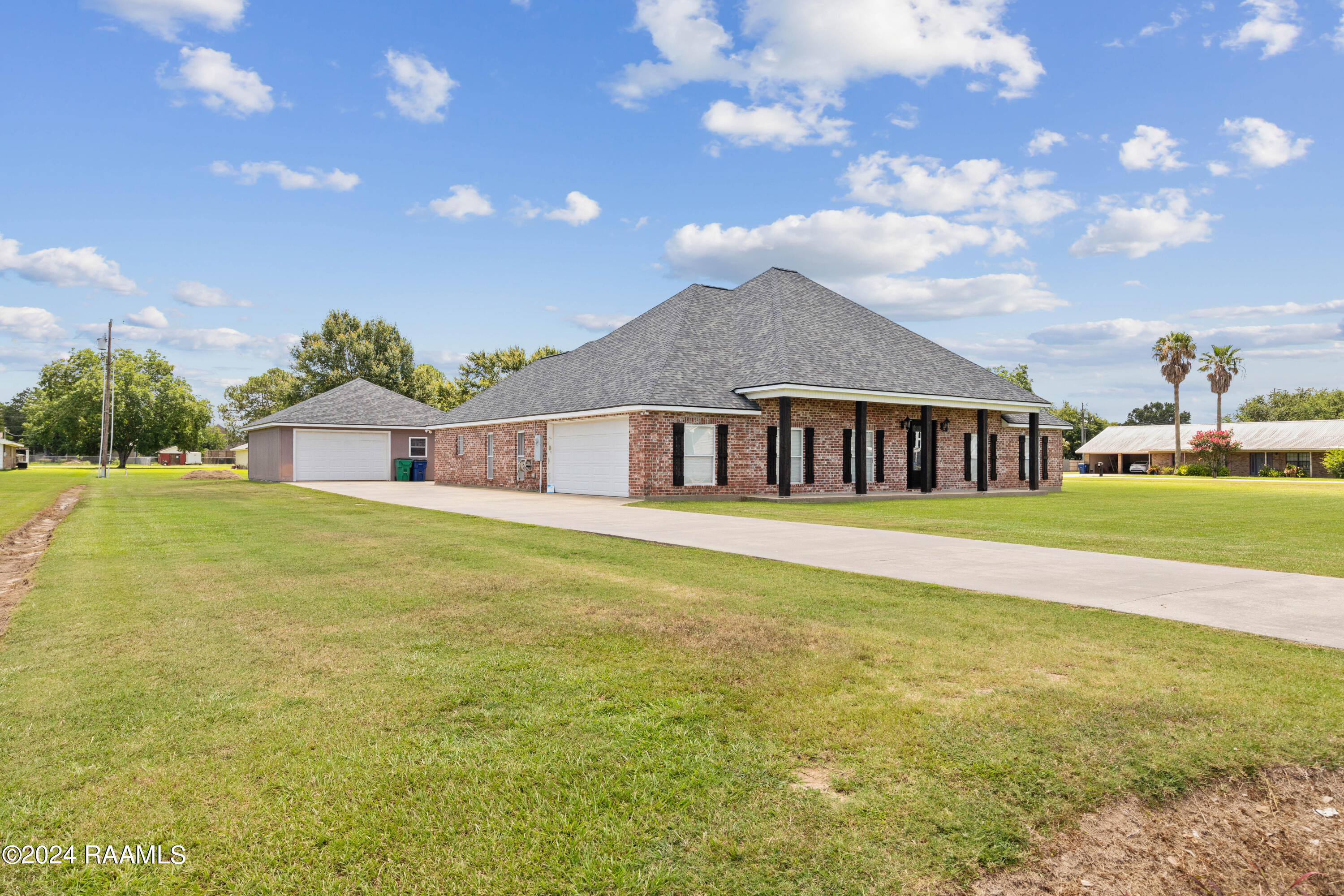 208 Williams Road Crowley, LA 70526 - Photo 3 of 47 Side View of Home