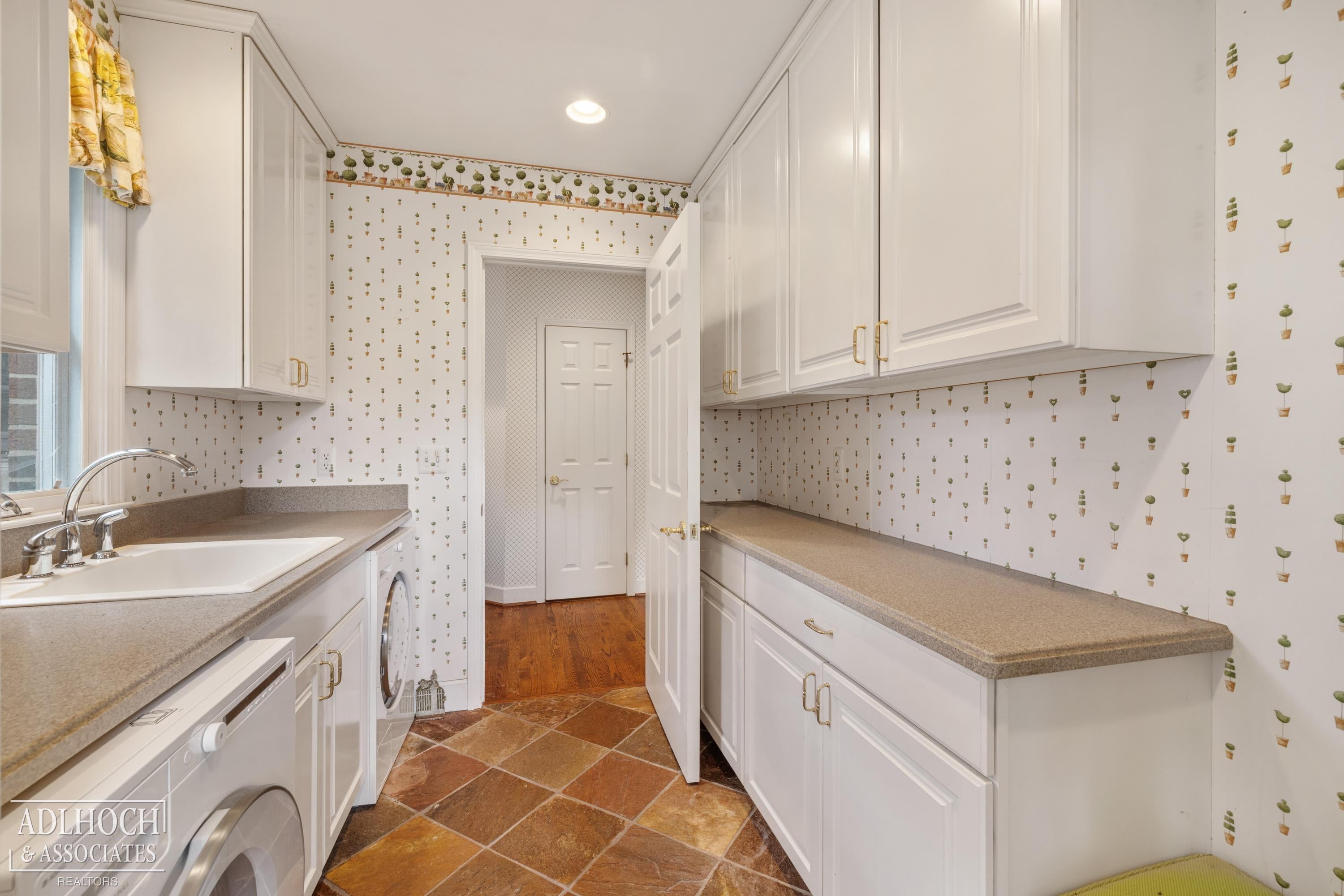 861 Lincoln Road Grosse Pointe, MI 48230 - Photo 25 of 53 Gallery Image 25