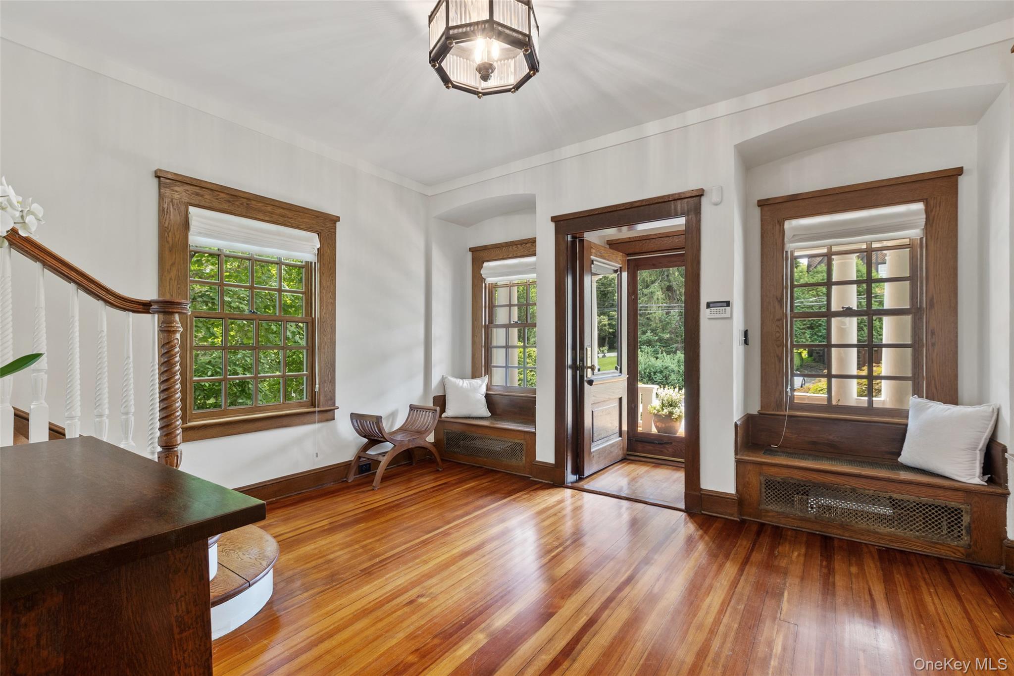 32 Lynden Street Rye, NY 10580 - Photo 4 of 46 Gallery Image 4