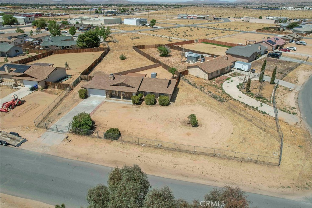 22574 Powhatan Road Apple Valley, CA 92308 - Photo 3 of 25