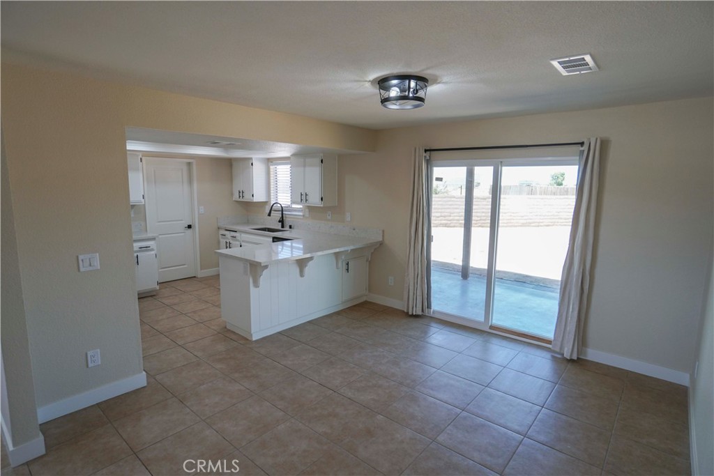 22574 Powhatan Road Apple Valley, CA 92308 - Photo 7 of 25