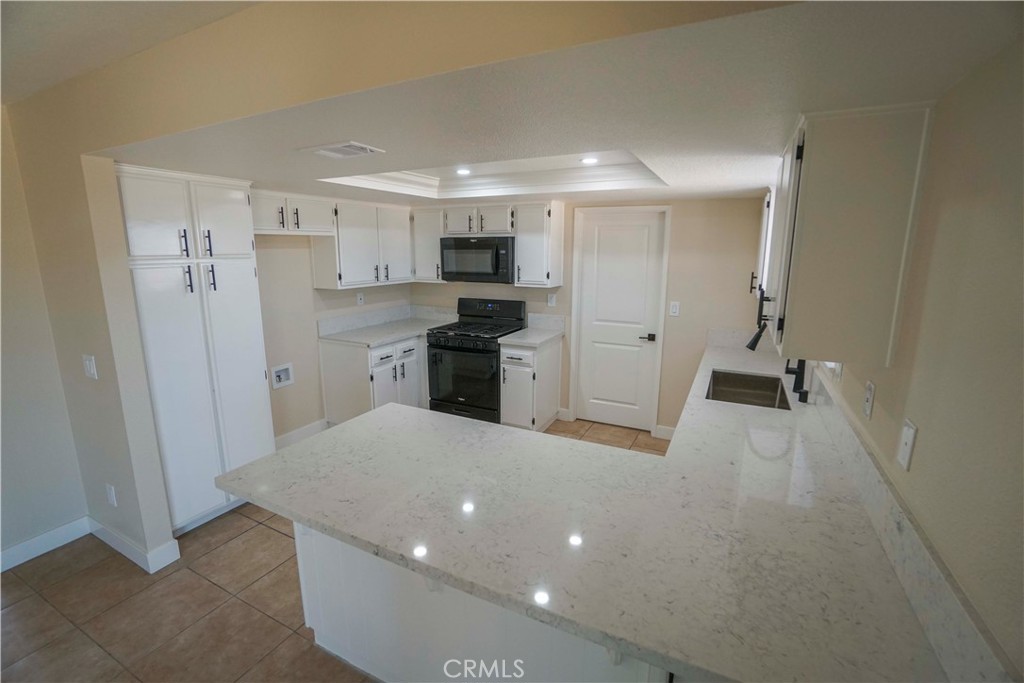 22574 Powhatan Road Apple Valley, CA 92308 - Photo 9 of 25