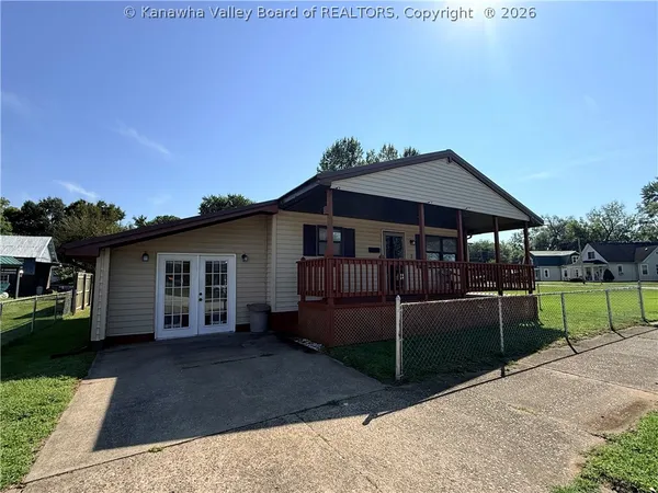 $149,900 | 3 Henry Street, Ravenswood, WV 26164