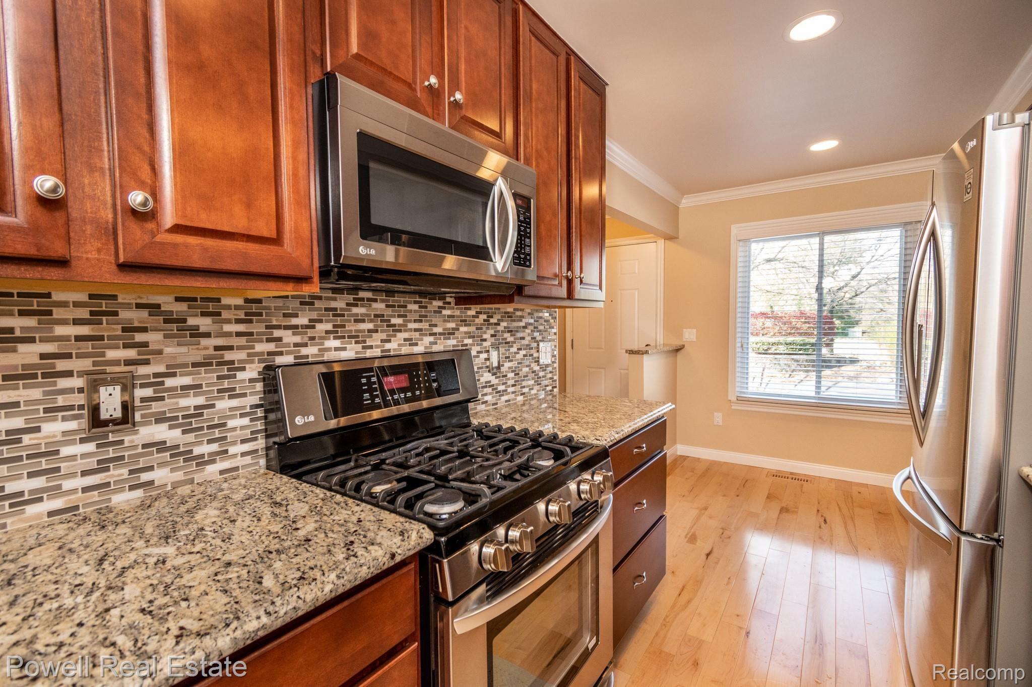 1823 Southfield Road Birmingham, MI 48009 - Photo 9 of 42 DSC_6504.jpg