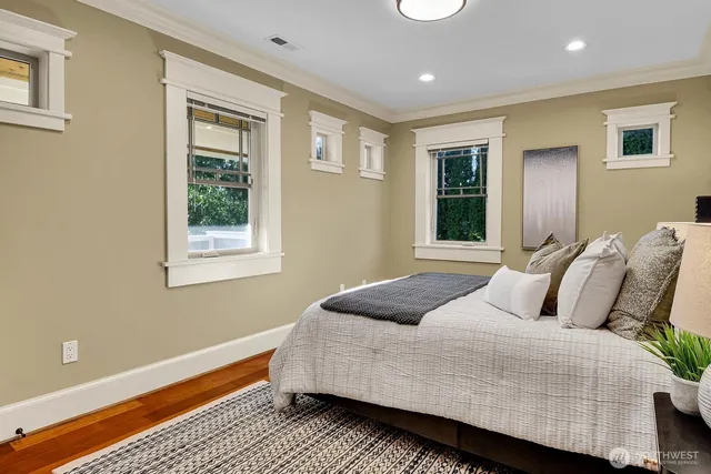 $3,600,000 | 4905 Northeast Park Place, Seattle, WA 98115