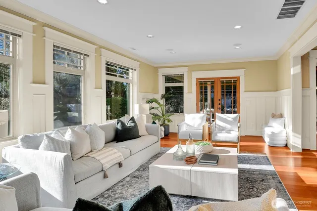 $3,600,000 | 4905 Northeast Park Place, Seattle, WA 98115