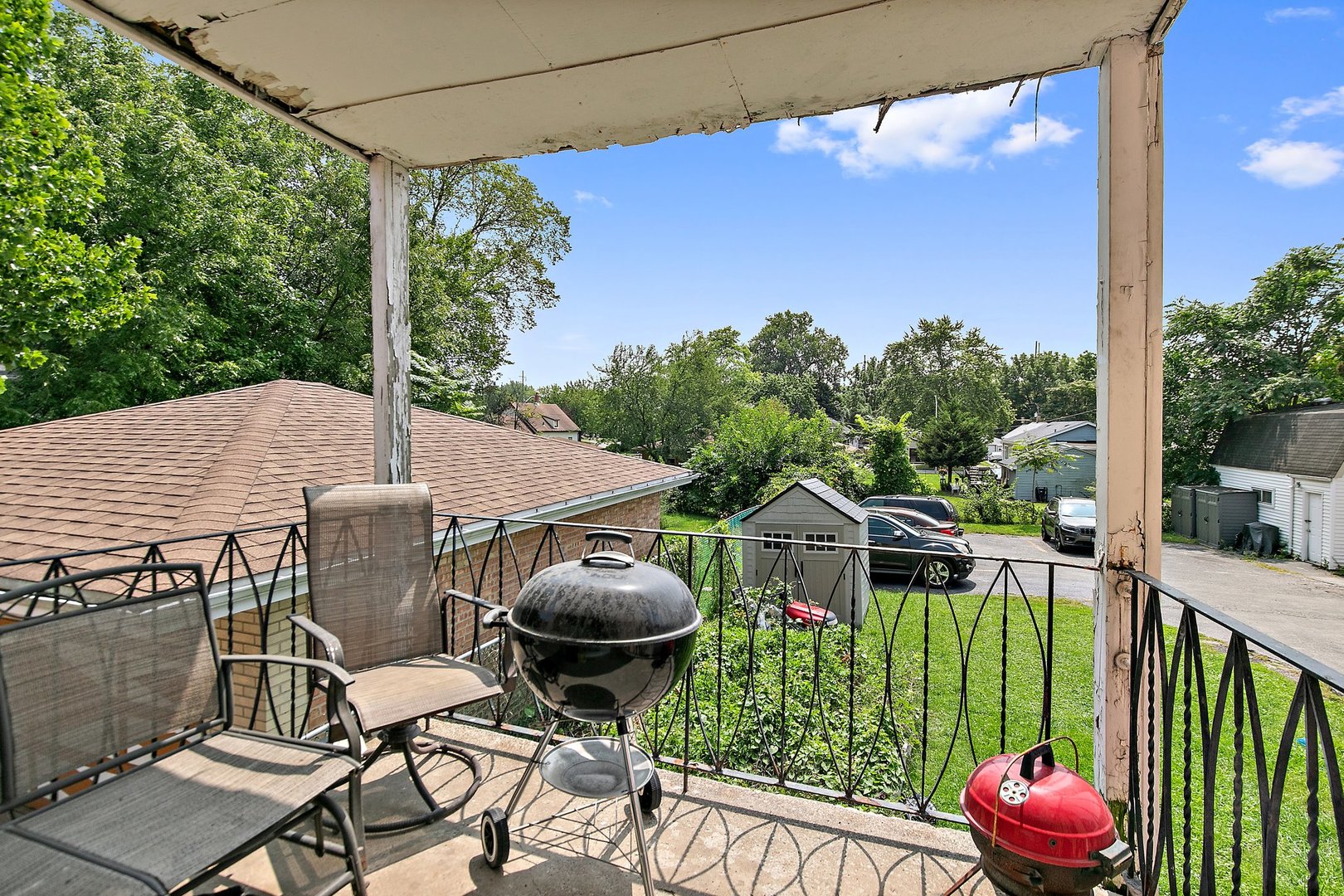 1955 Vermont Avenue Blue Island, IL 60406 - Photo 8 of 34 a view of yard with patio