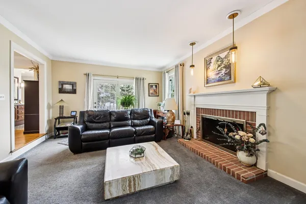 $464,900 | 388 Narragansett Court, Crystal Lake, IL 60012