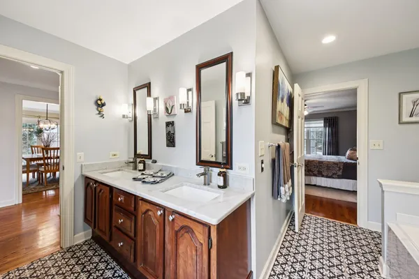 $464,900 | 388 Narragansett Court, Crystal Lake, IL 60012