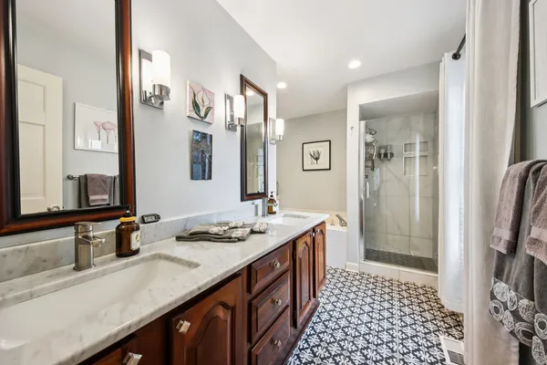 $464,900 | 388 Narragansett Court, Crystal Lake, IL 60012