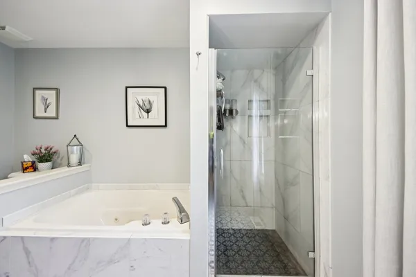 $464,900 | 388 Narragansett Court, Crystal Lake, IL 60012