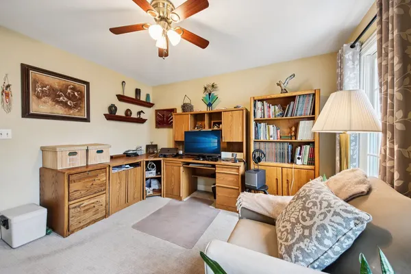 $464,900 | 388 Narragansett Court, Crystal Lake, IL 60012