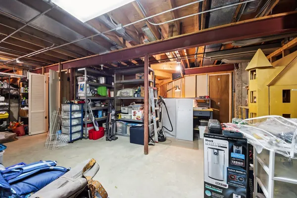 $464,900 | 388 Narragansett Court, Crystal Lake, IL 60012