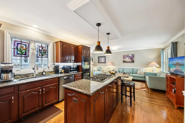 $464,900 | 388 Narragansett Court, Crystal Lake, IL 60012