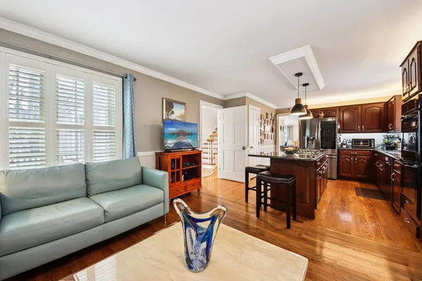 $464,900 | 388 Narragansett Court, Crystal Lake, IL 60012