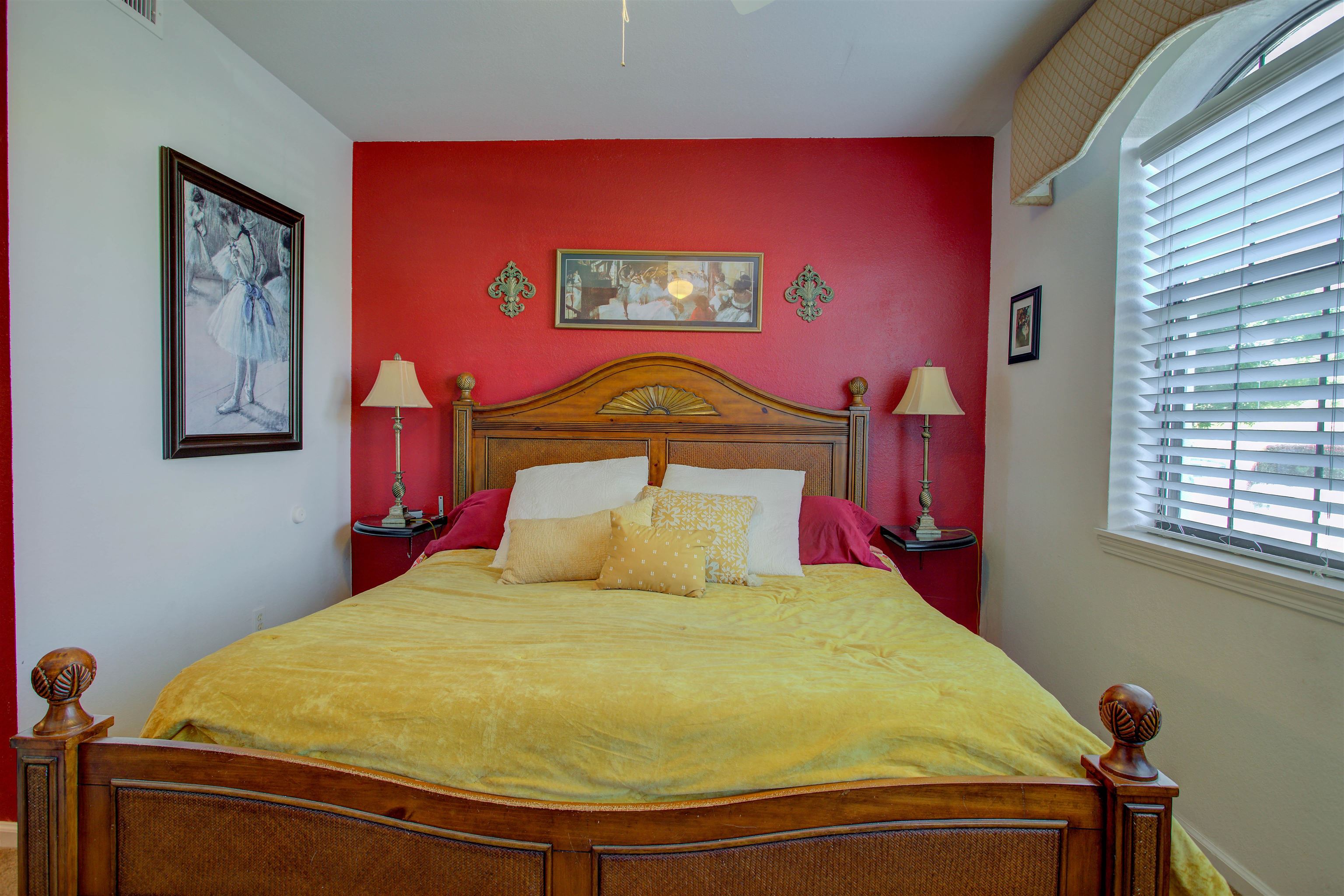 1800 Vista Cove Road St. Augustine, FL 32084 - Photo 32 of 58 a bedroom with a bed and a potted plant