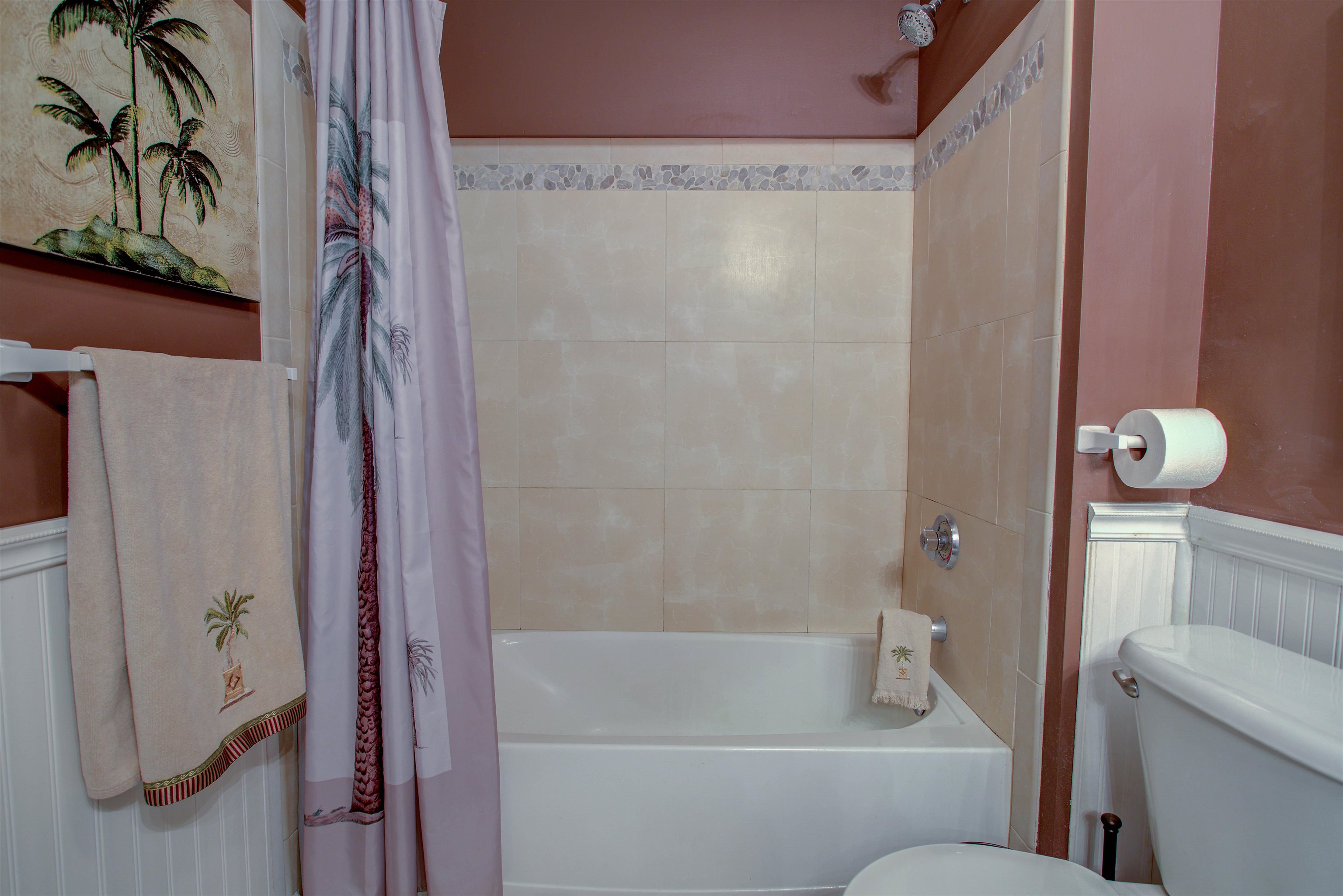 1800 Vista Cove Road St. Augustine, FL 32084 - Photo 39 of 58 Full bath with wainscoting, a decorative wall, and shower / tub combo