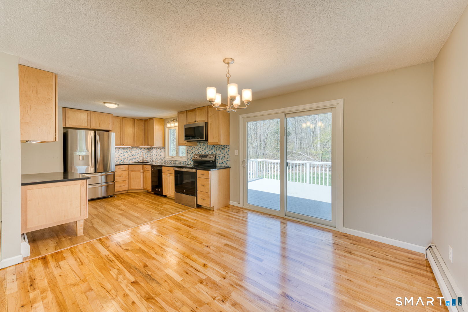 371 Warrenville Road Mansfield, CT 06250 - Photo 15 of 38
