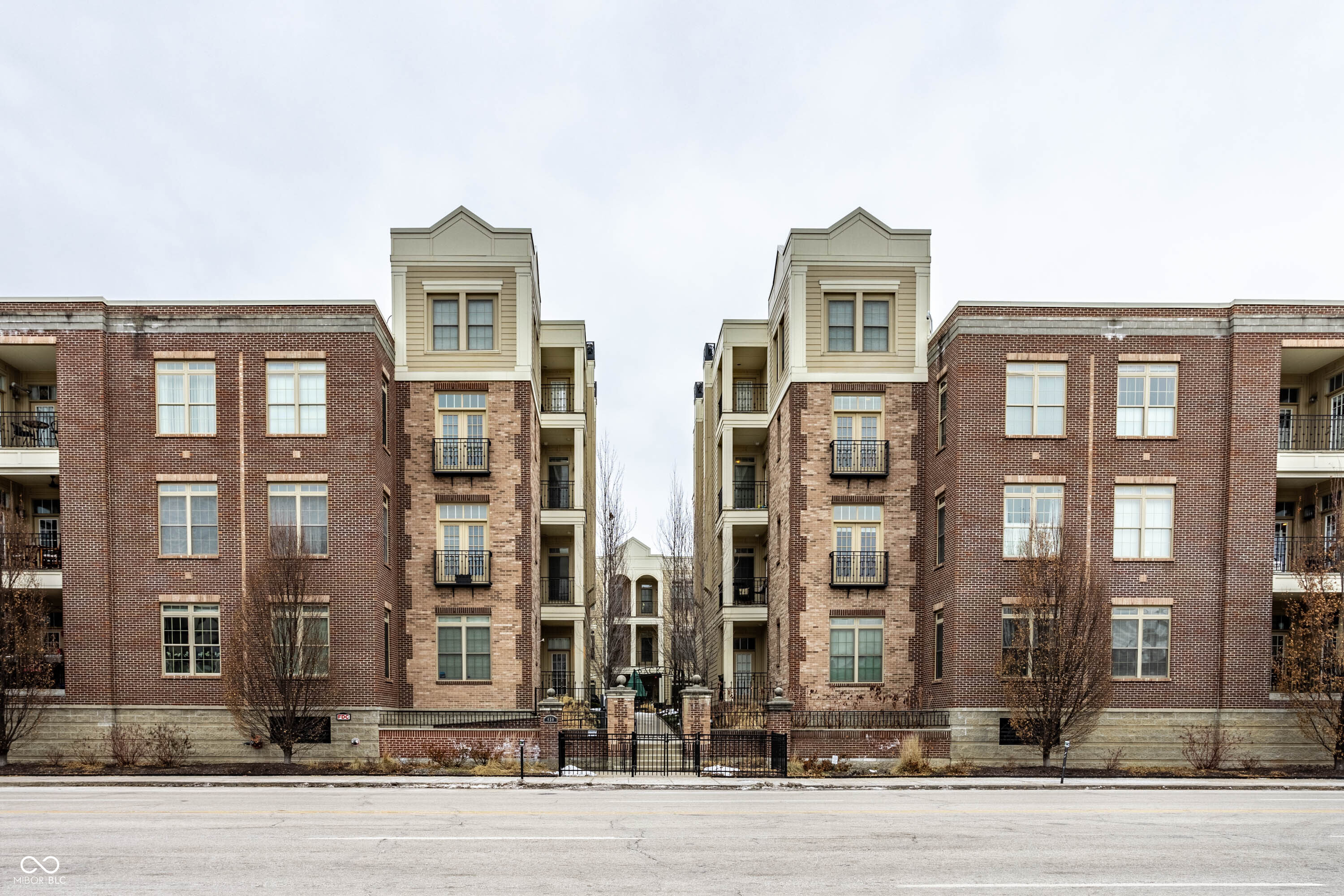 450 East Ohio St Unit 106  