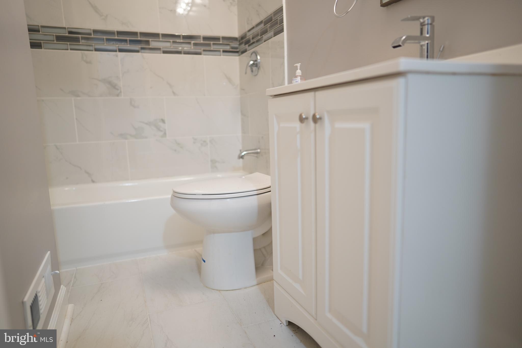 4804 Strathdale Road Baltimore, MD 21206 - Photo 7 of 17
