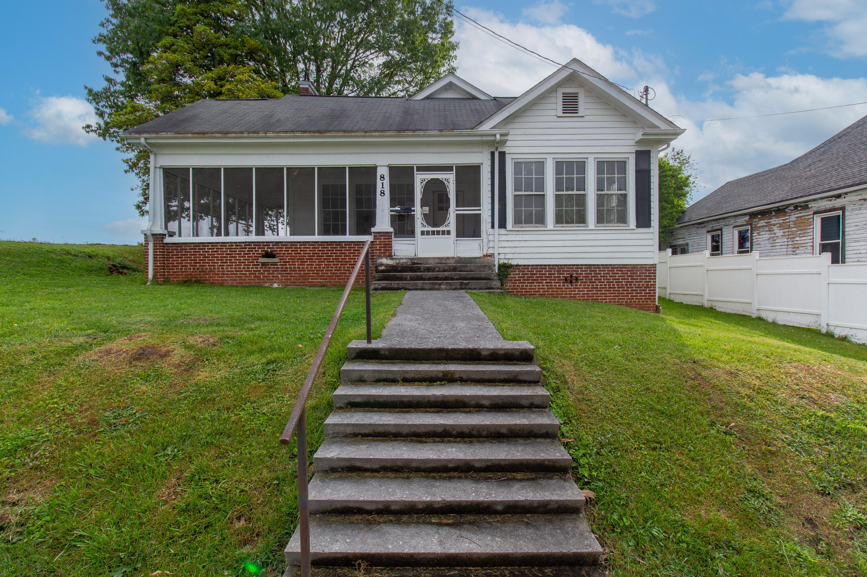818 5th Street Bristol, TN 37620 - Photo 1 of 16 IMG_9442-HDR