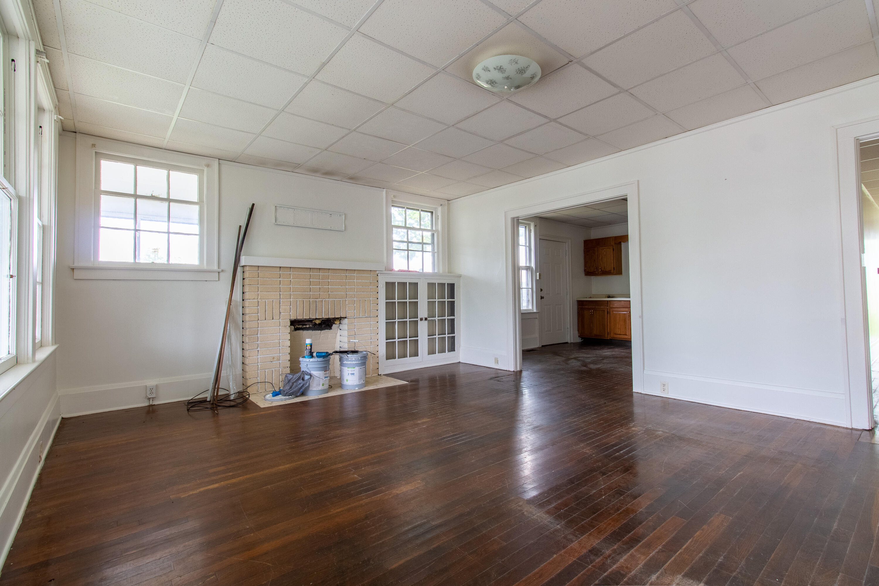 818 5th Street Bristol, TN 37620 - Photo 5 of 16 IMG_9475-HDR