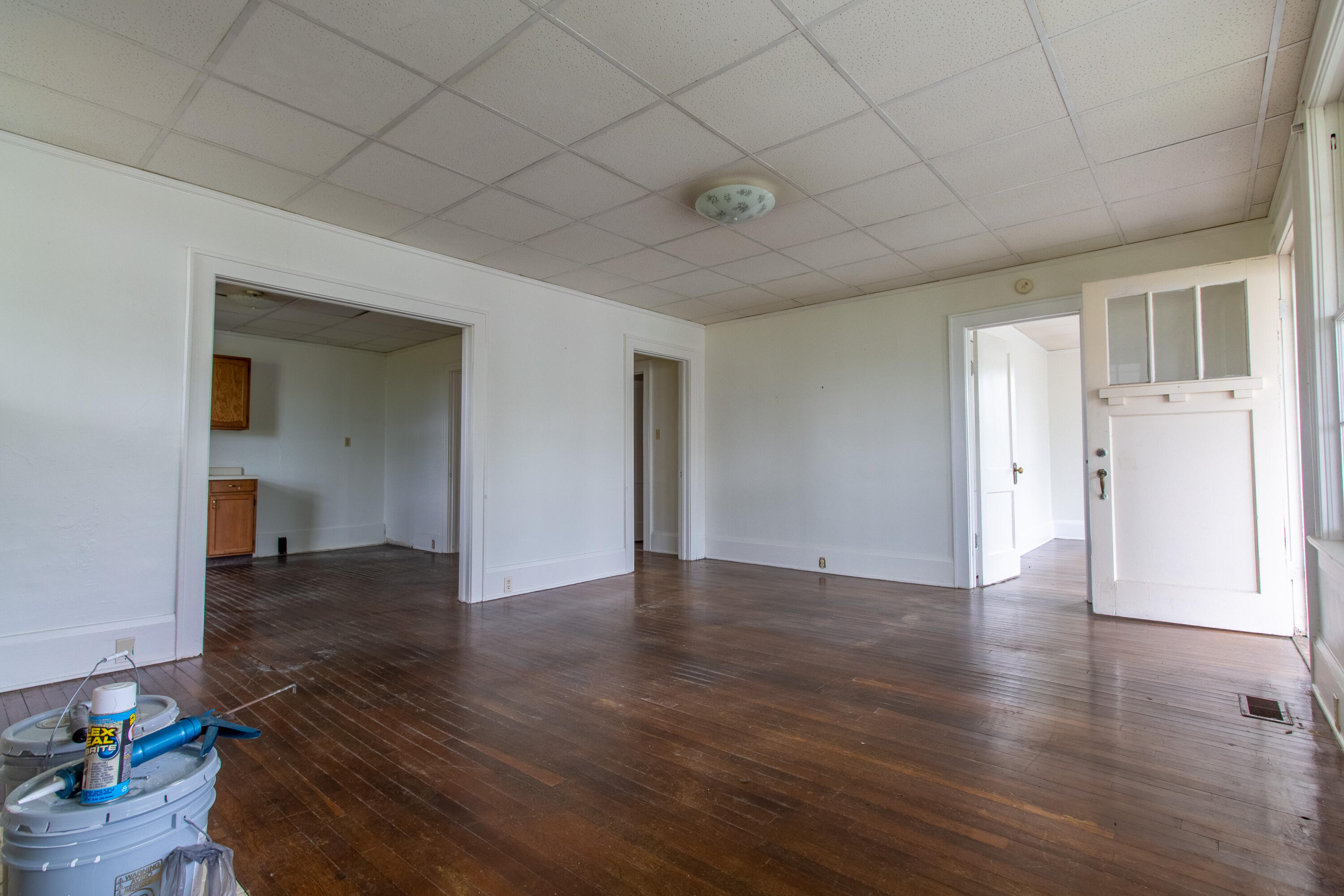 818 5th Street Bristol, TN 37620 - Photo 6 of 16 IMG_9478-HDR