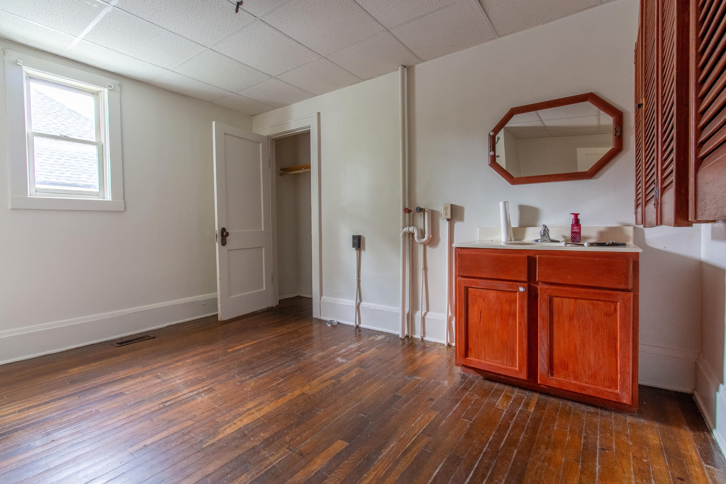 818 5th Street Bristol, TN 37620 - Photo 9 of 16 IMG_9497-HDR