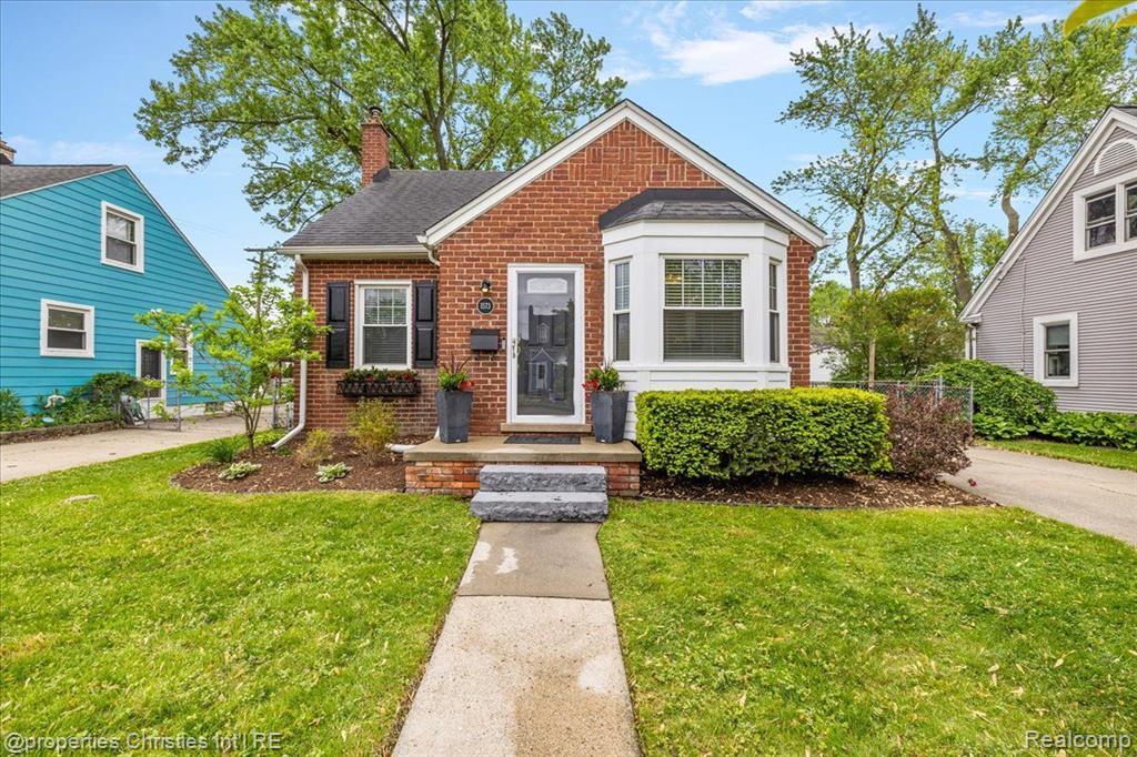 1573 Columbia Road Berkley, MI 48072 - Photo 1 of 38
