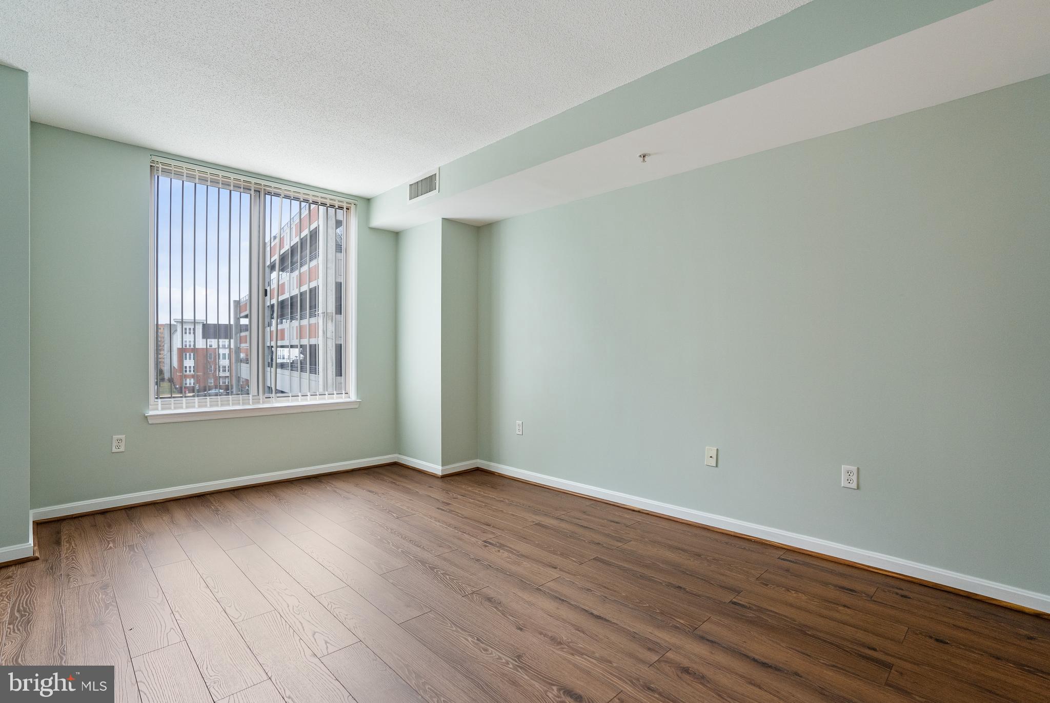 2726 Gallows Road, Unit 311 Vienna, VA 22180 - Photo 13 of 28 Master Bedroom