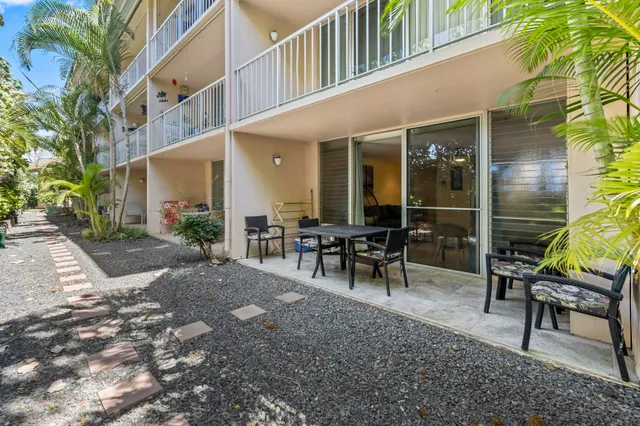a view of outdoor space yard and porch
