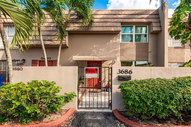 $359,900 | 3686 Southwest 59th Terrace, Unit 71, Fort Lauderdale, FL 33314