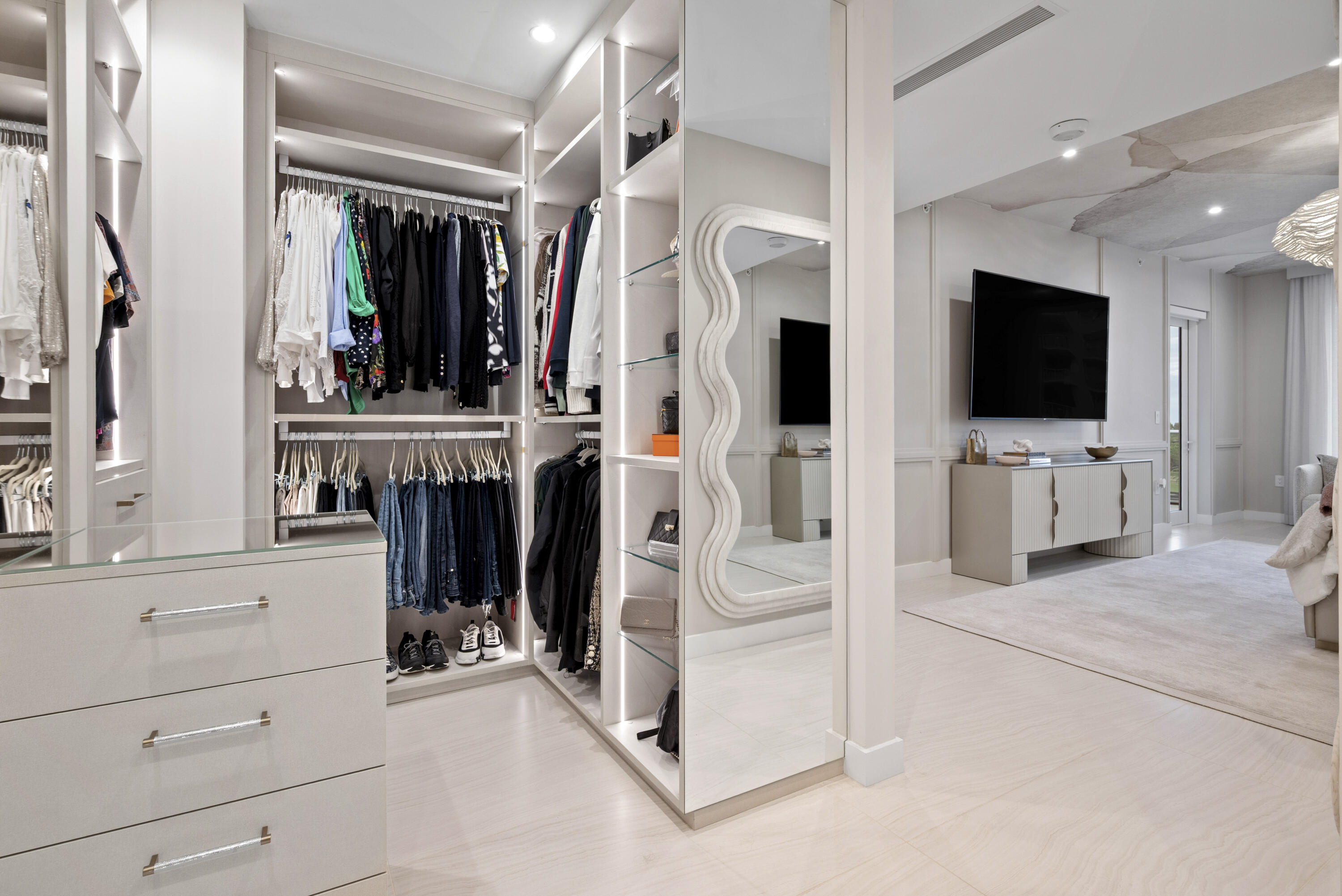 220 Southeast Mizner Boulevard, Unit 603 Boca Raton, FL 33432 - Photo 34 of 79 DSC_5157