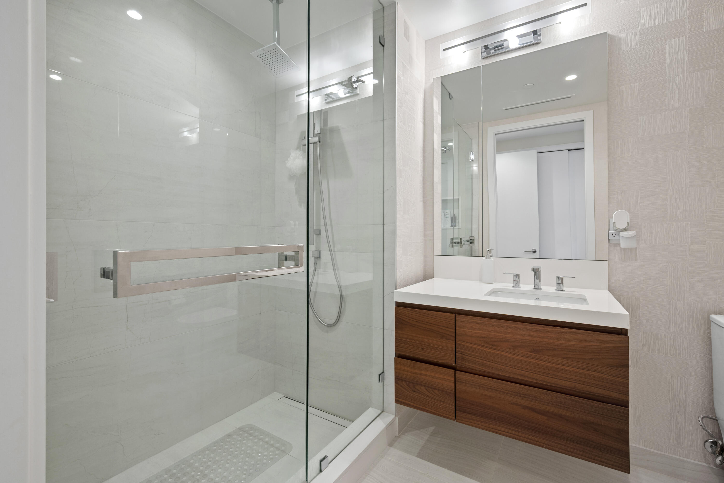 220 Southeast Mizner Boulevard, Unit 603 Boca Raton, FL 33432 - Photo 42 of 79 DSC_5139