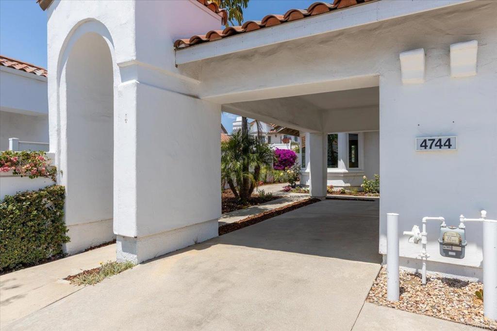 4744 Miletus Way Oceanside, CA 92056 - Photo 4 of 33